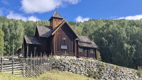 Uvdal Stavkirke